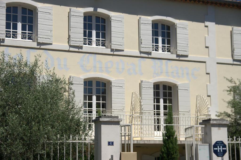 Hotel Du Cheval Blanc Saint-Remy-de-Provence Bagian luar foto
