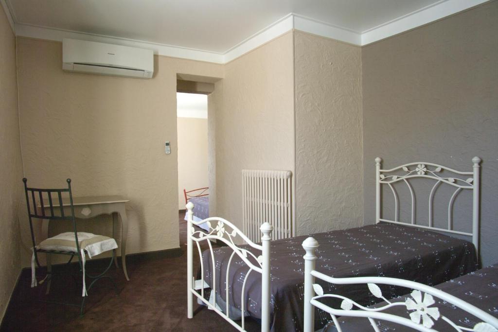 Hotel Du Cheval Blanc Saint-Remy-de-Provence Bagian luar foto