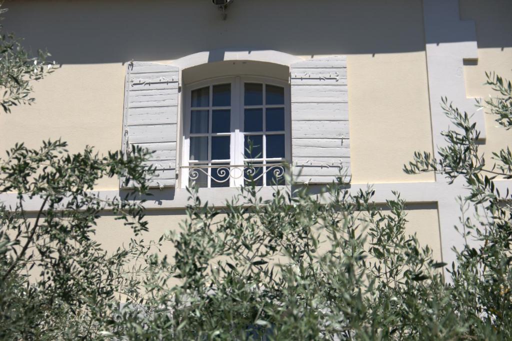 Hotel Du Cheval Blanc Saint-Remy-de-Provence Bagian luar foto
