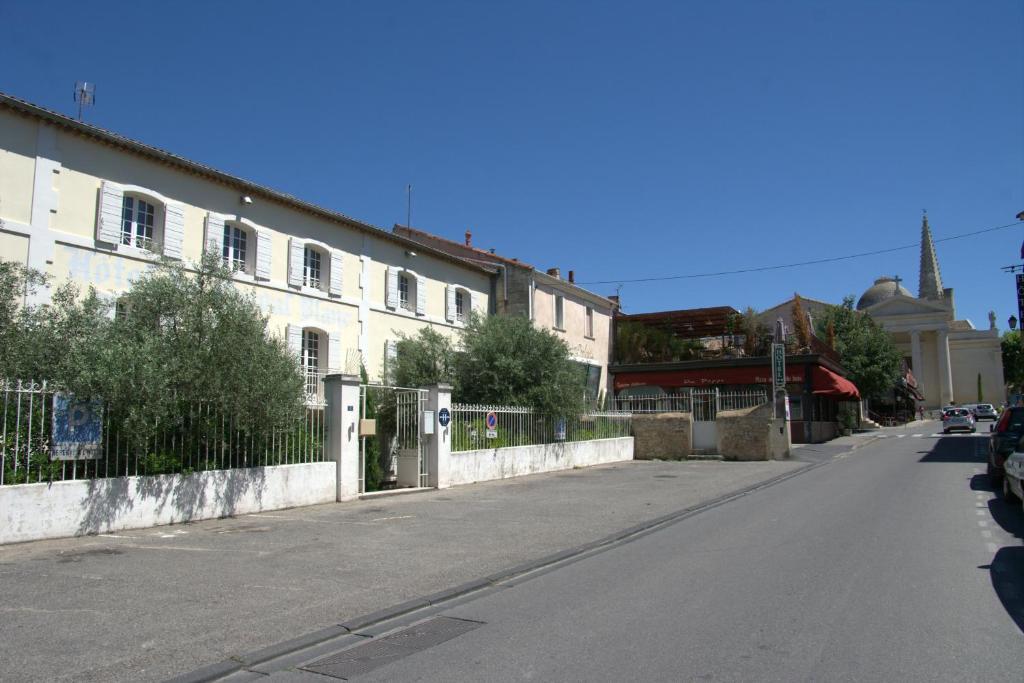 Hotel Du Cheval Blanc Saint-Remy-de-Provence Bagian luar foto